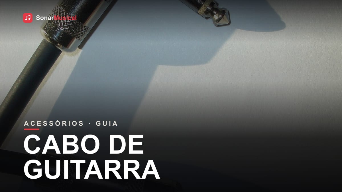 Dois conectores P10 de cabo de guitarra, um reto e um em L (angular), sobre fundo claro