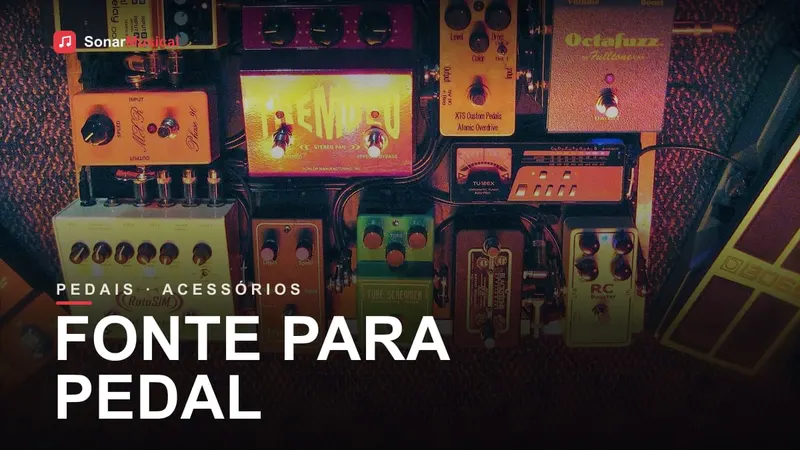 Pedalboard de guitarra cheio de pedais de efeito ligados