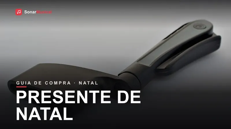 Presente de Natal para guitarrista, guitarra ao lado de uma caixa de presente, capa do Sonar Musical