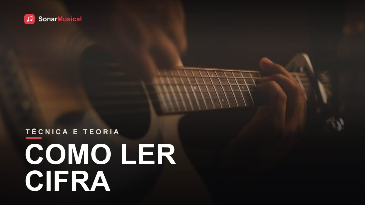Mãos de iniciante formando um acorde no braço de uma guitarra enquanto lê uma cifra