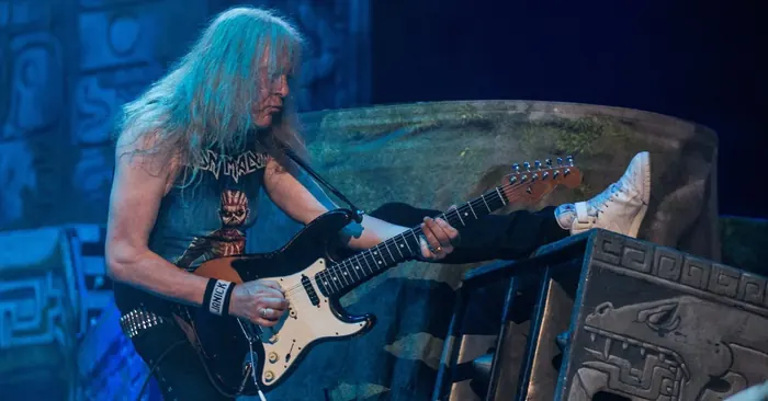 Janick Gers Kick Pose