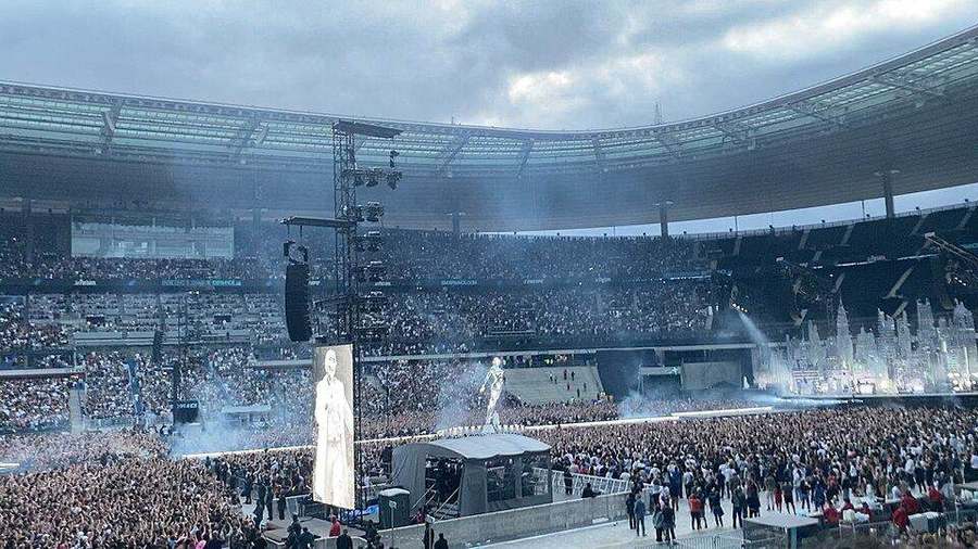 Show do The Weeknd no Stade de France lotado durante a turnê After Hours til Dawn